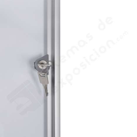 Vitrina económica con cerradura, fondo magnético, profundidad 12mm.