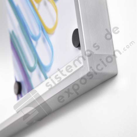 VITRINA FONDO MAGNÉTICOABATIBLE 68.5X51.5